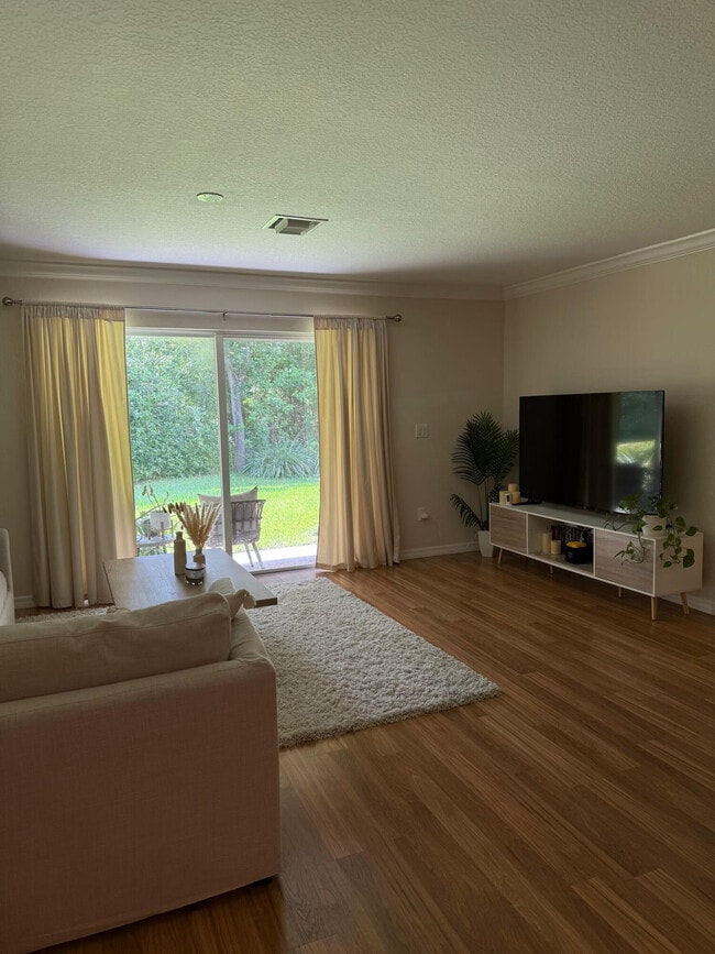 Building Photo - 2759 SE Birmingham Dr