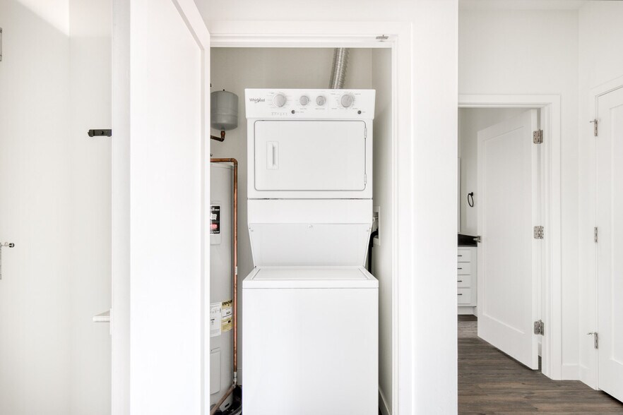 Building Photo - 100 N Addison Ave