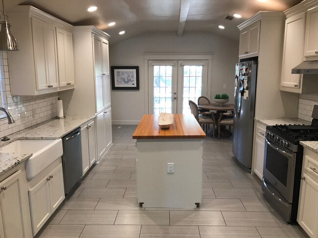 Building Photo - 2824 23rd St