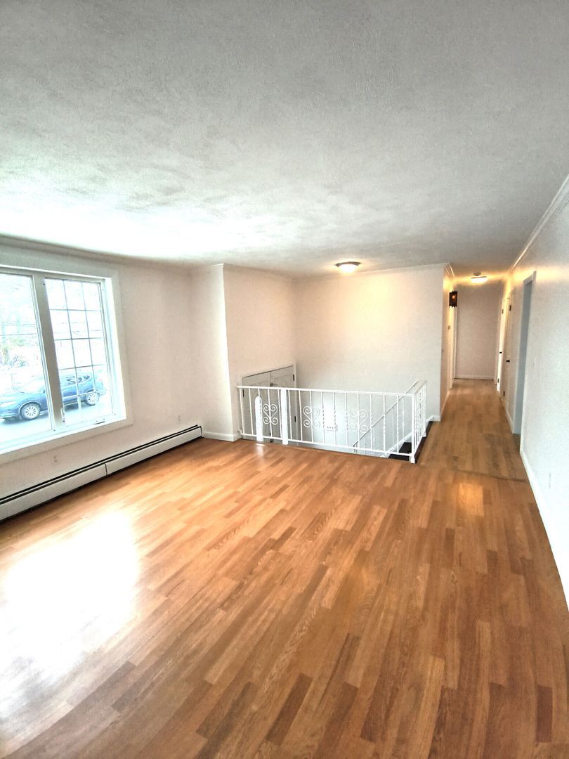 Building Photo - 48 Tiffany St