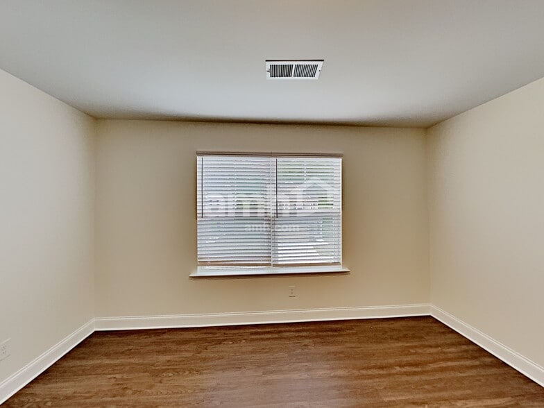 Building Photo - 604 Woodall Rd