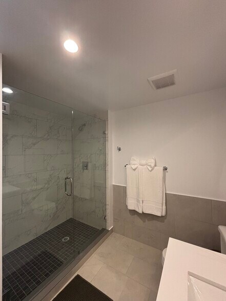 Building Photo - 2445 NE 183rd St