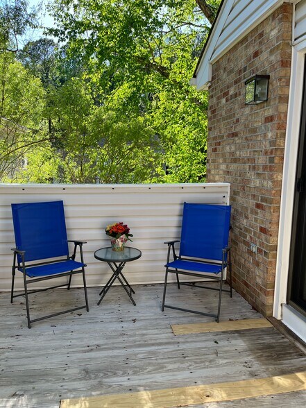 Building Photo - 132 Manhattan Ct