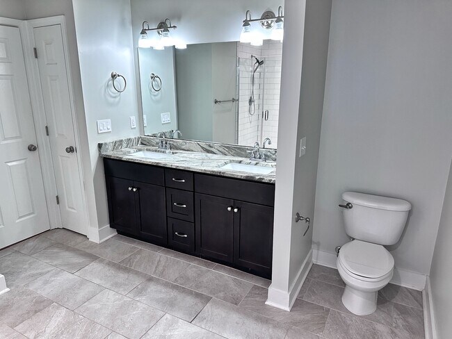 Building Photo - 304 Chisholm Trail