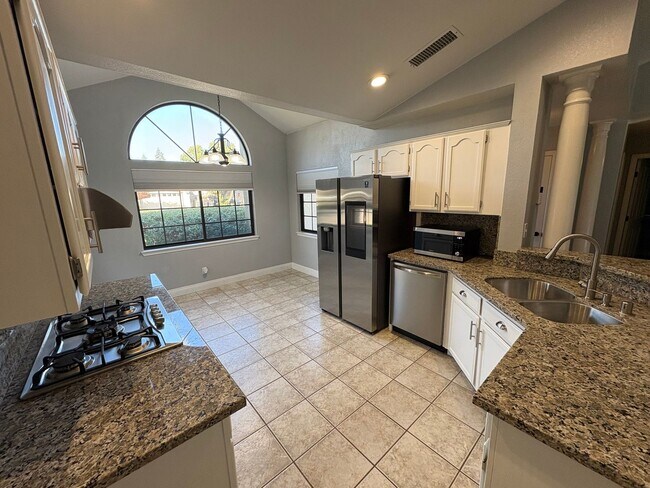 Building Photo - SE Visalia home coming soon!