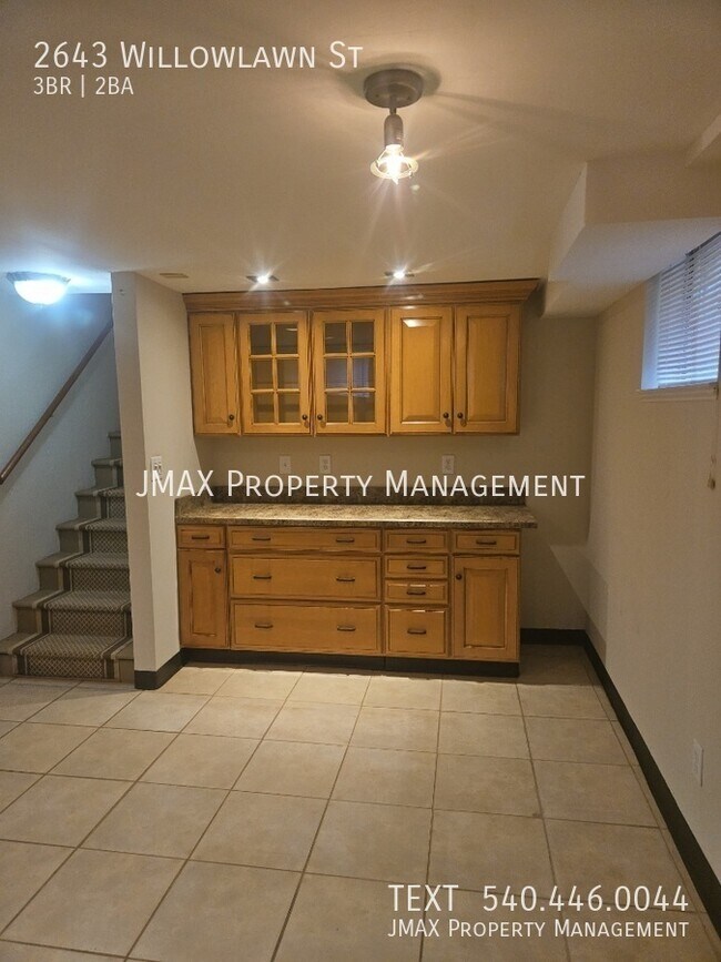 Building Photo - 2643 Willowlawn St