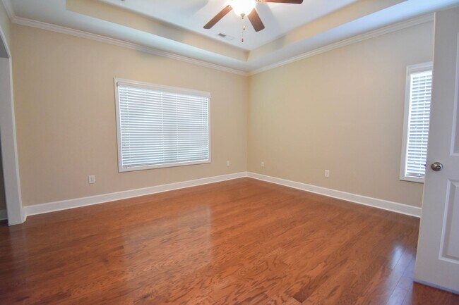 Building Photo - 4 Bedroom 2 Bathroom Home in Anderson Creek