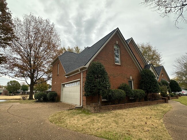 Building Photo - Gorgeous Collierville Home Available 04/01...