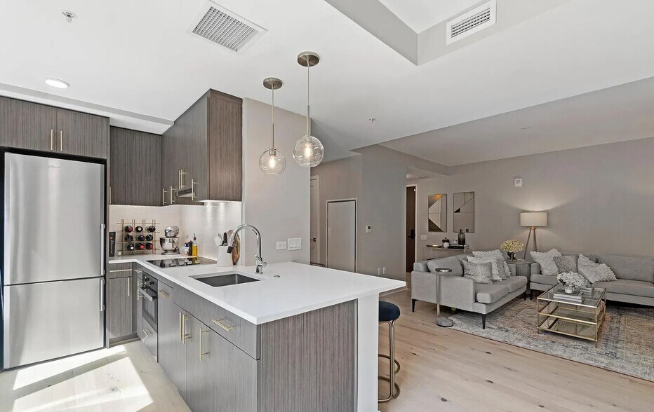 Kitchen - 1211 Van St SE