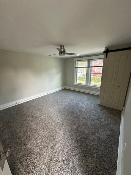 Building Photo - 904 7th Ave