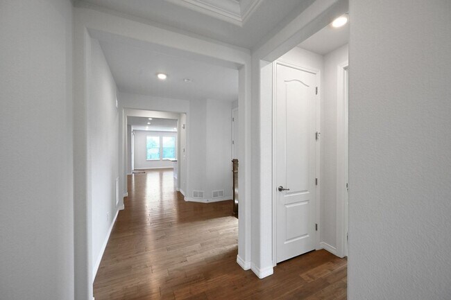 Building Photo - Modern 5BR House in Parker