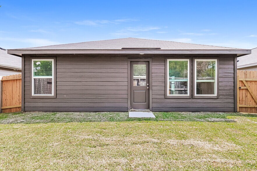 Building Photo - 1717 Lofty Cedar Ct