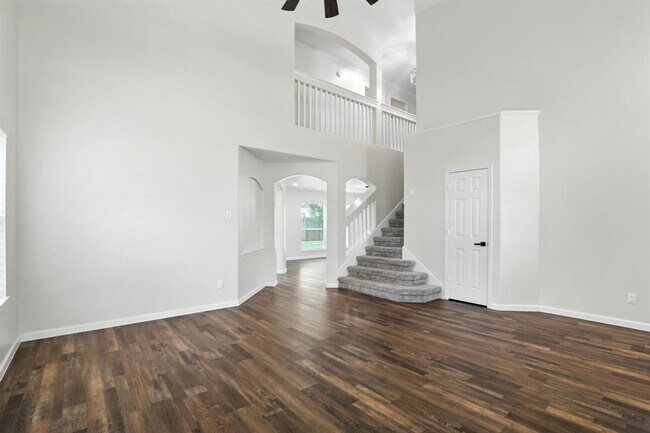 Building Photo - 8002 Blackcherry Ln