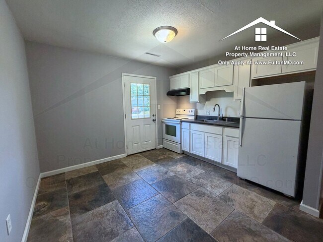 Building Photo - 107 Spruce Dr