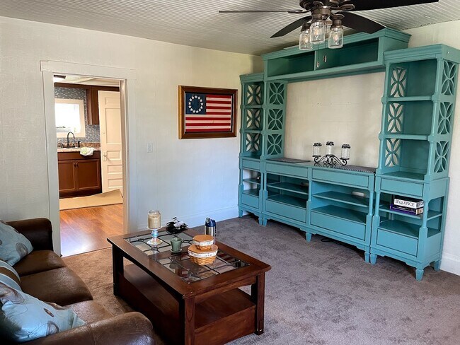 Building Photo - 111 Mohawk Ln