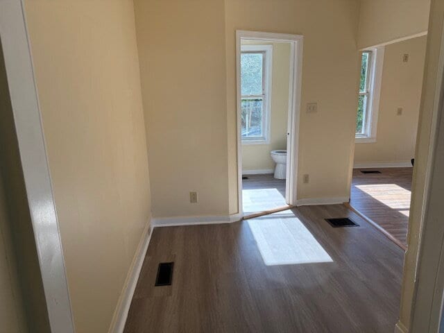 Building Photo - Newly Updated!! 3 Bed, 1 Bath Apartment in...
