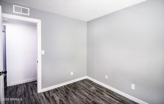 Building Photo - 1306 Wyoming Ave