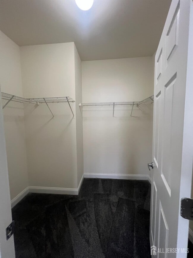 Building Photo - 2 Samuel Cir