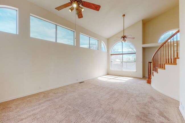 Building Photo - 2 story 4 bedroom