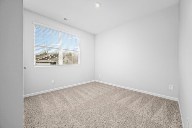 Building Photo - 1512 Mountain View Dr