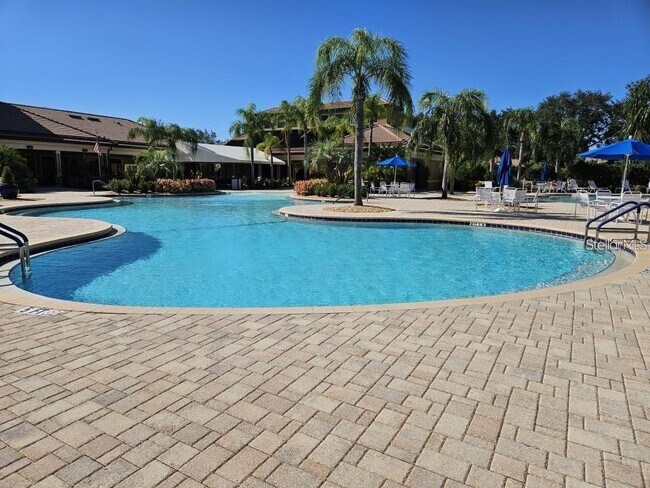 Building Photo - 5845 Sunset Falls Dr