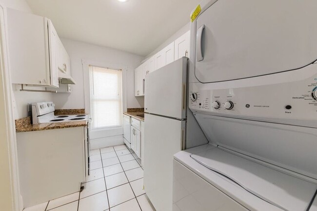 Building Photo - 3002 W Sitios St