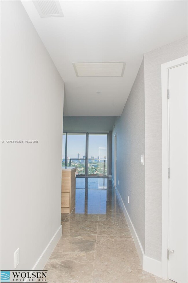 Building Photo - 16385 Biscayne Blvd