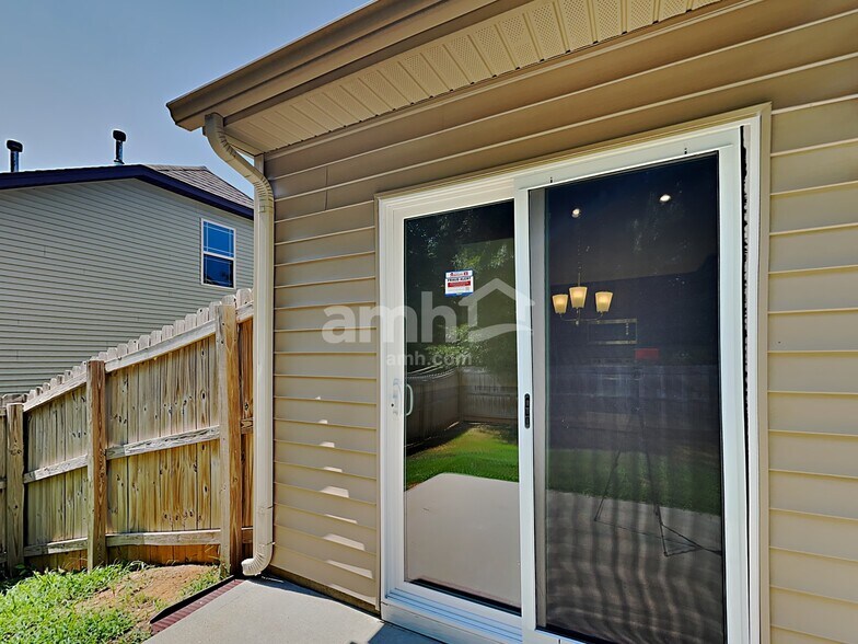 Building Photo - 248 Applehill Way