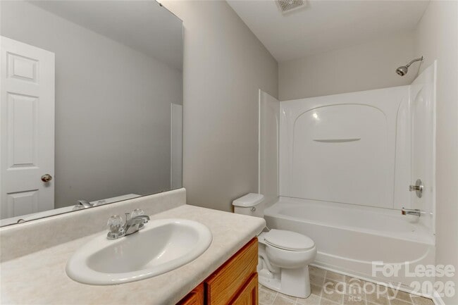 Building Photo - 524 Stillgreen Ln