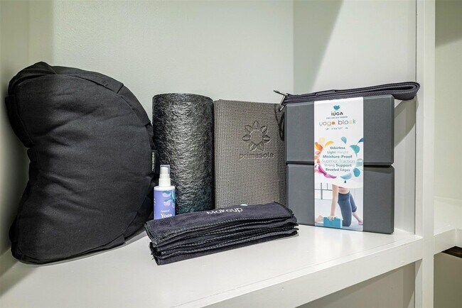 Building Photo - 1305 E 27th St