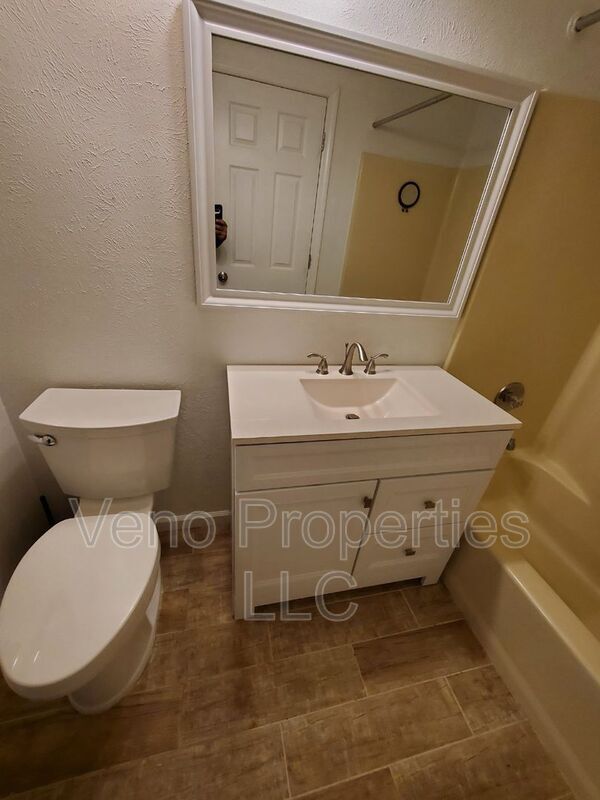 Building Photo - 111 Yorktown Dr