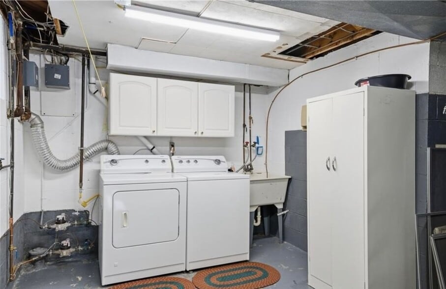 Building Photo - 226 Frankfort Ave