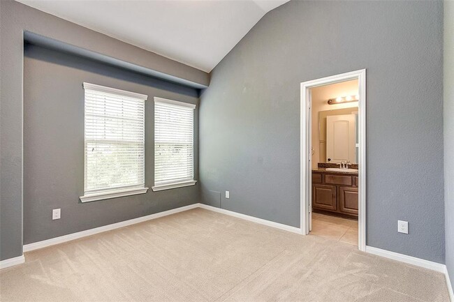 Building Photo - 16 Cheswood Manor Court