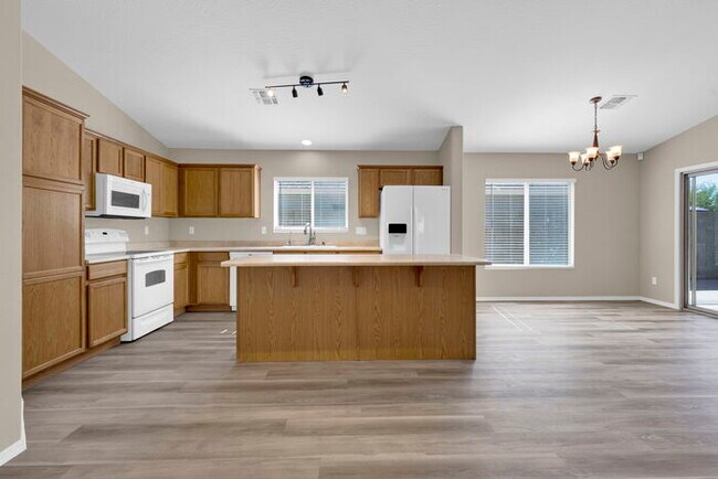 Building Photo - 17161 W Port Royale Ln
