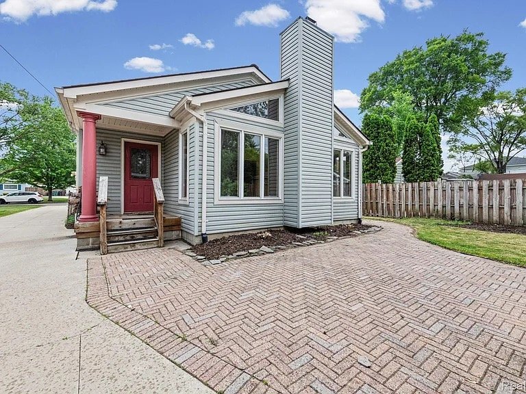 Building Photo - 4010 Linwood Ave