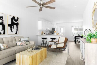 Building Photo - 8229 Summer Side Dr