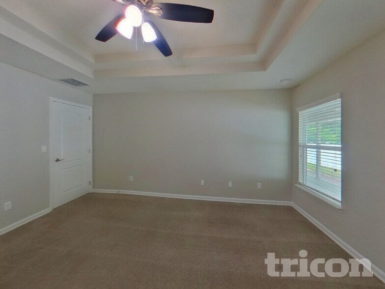 Building Photo - 86301 Fortune Dr
