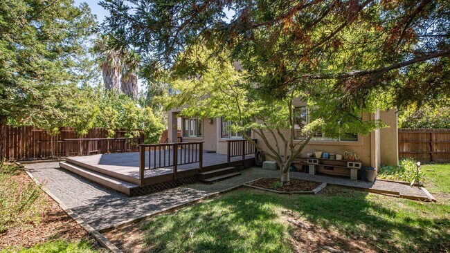 Building Photo - 4 BR/3BA Home in Laurel Creek with Park-Li...