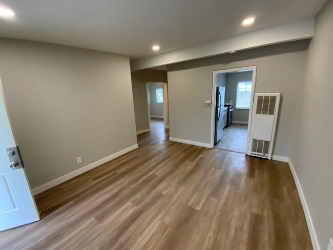 Building Photo - 2930 Marysville Blvd