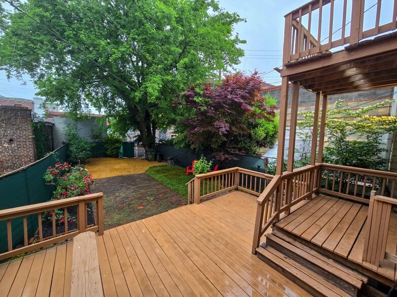 Building Photo - 209 W Clay St