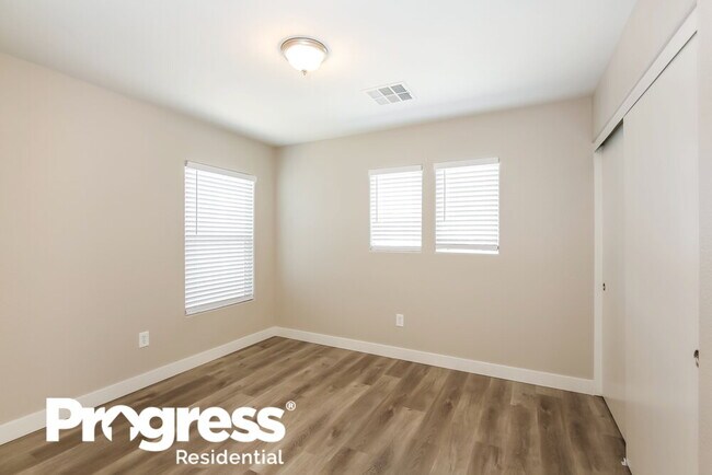 Building Photo - 413 Big Cliff Ave