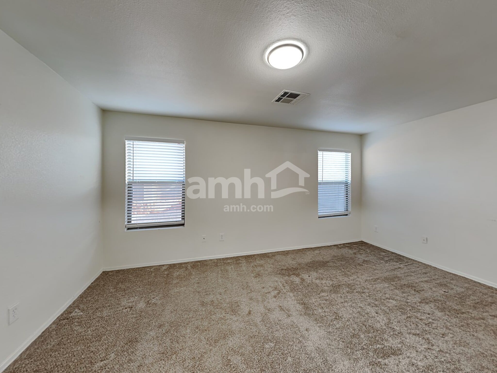 Building Photo - 15618 W Evans Dr
