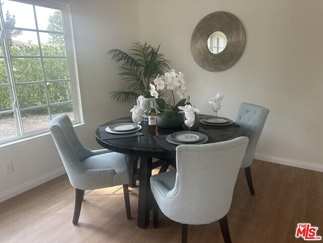 Building Photo - 26065 Redbluff Dr