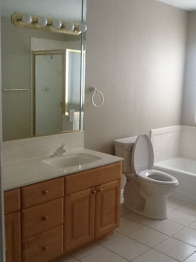 Building Photo - 682 Lava Pointe Dr