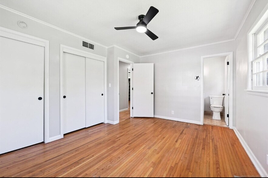 Building Photo - 4643 E 59th St