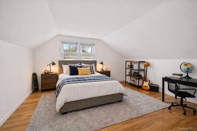 Building Photo - 73 Ewart St