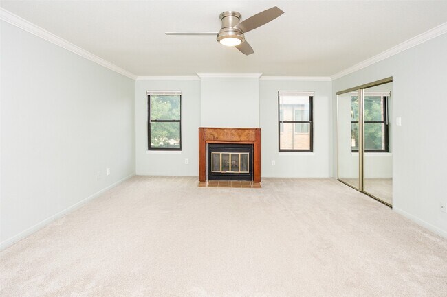 Building Photo - 9800 Pagewood Ln