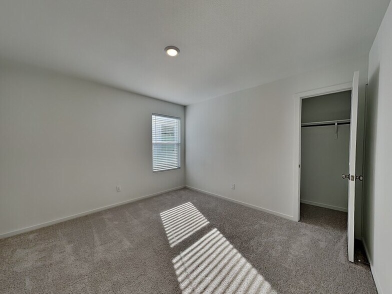 Building Photo - 1813 Equine Retreat Wy