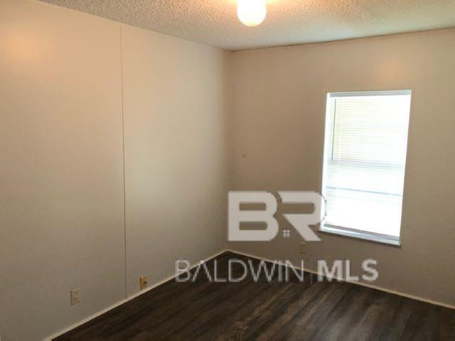 Building Photo - 210 Swallow Cir