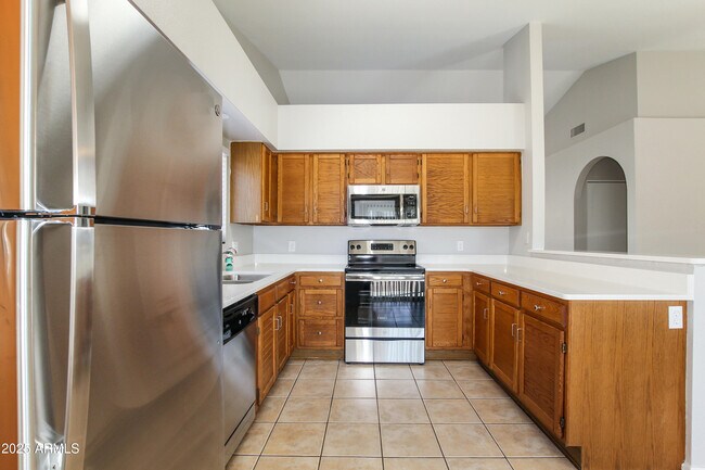 Building Photo - 6653 N 84th Ln